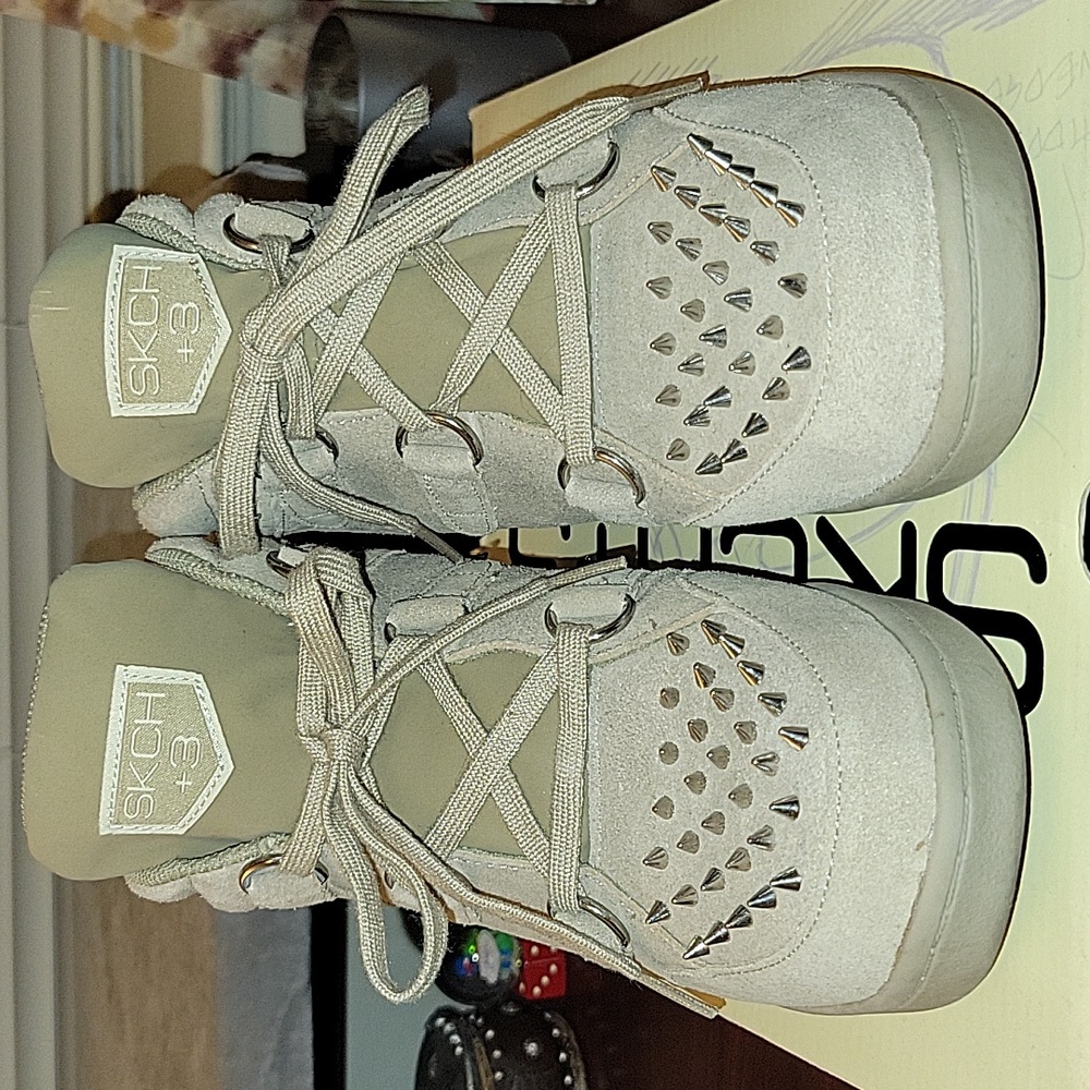 Skechers Women's Three Fangs Fashion Sneaker